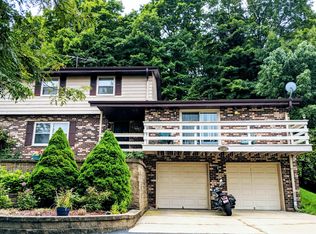 21265 Mary Lynn Dr, Brookfield, WI 53045