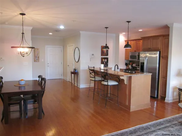 70 Railroad Pl, Saratoga Springs, NY 12866