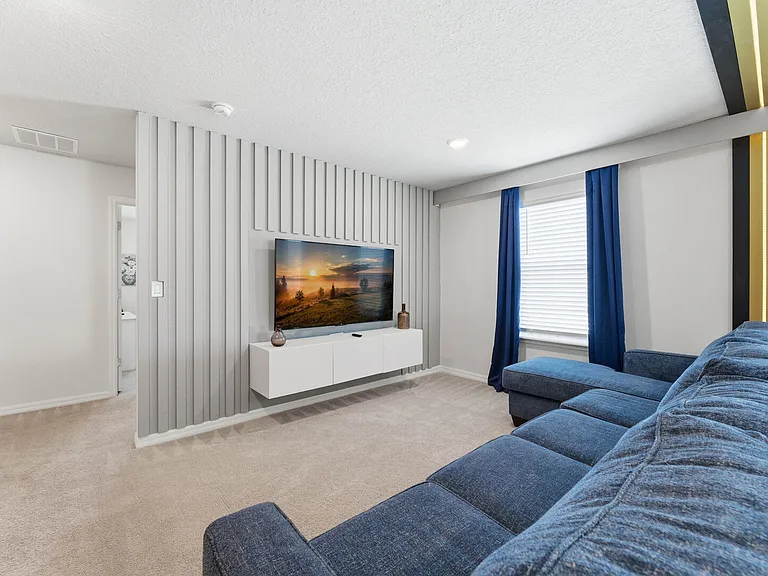 Lana Ave — Photo 32