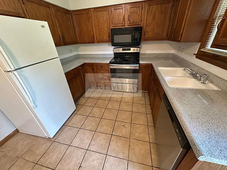 8406 E 92nd Pl — Photo 5