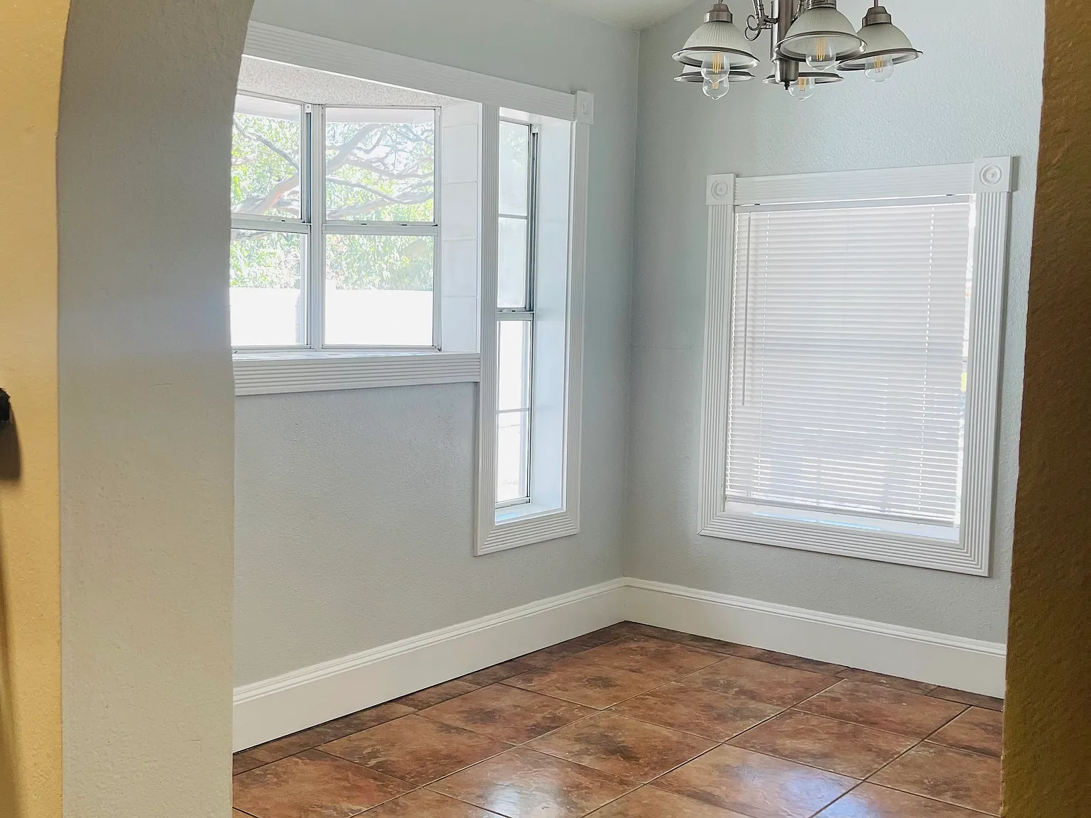 4 bed, 1300 sqft, $2,000 — Photo 3