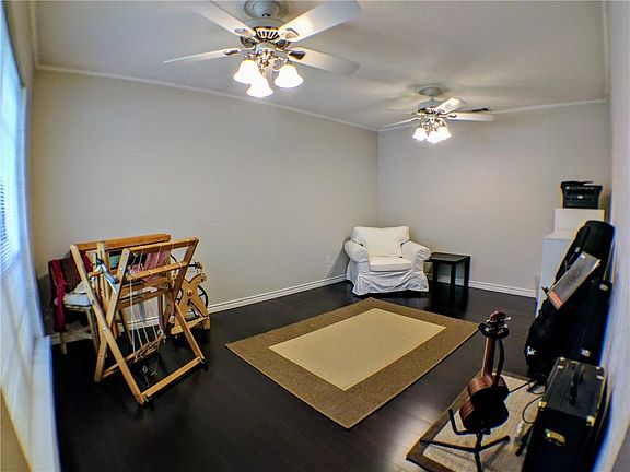5th image of 224 Syracuse Pl