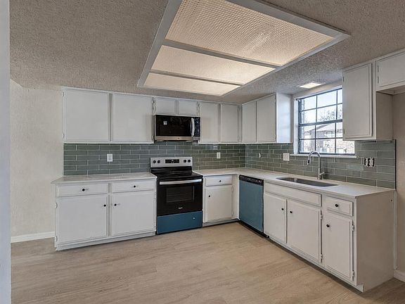 5th image of 8137 NW 23rd St