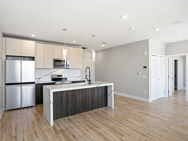 Veranda Apartments — Photo 24