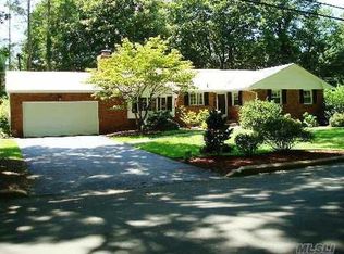 3 Tracy Dr, Huntington, NY