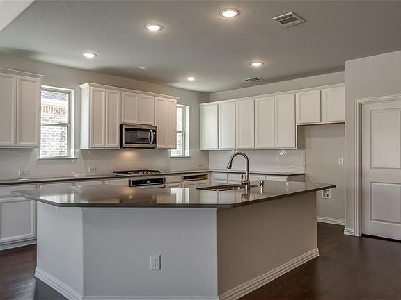 2nd image of 6031 Gloucester Dr