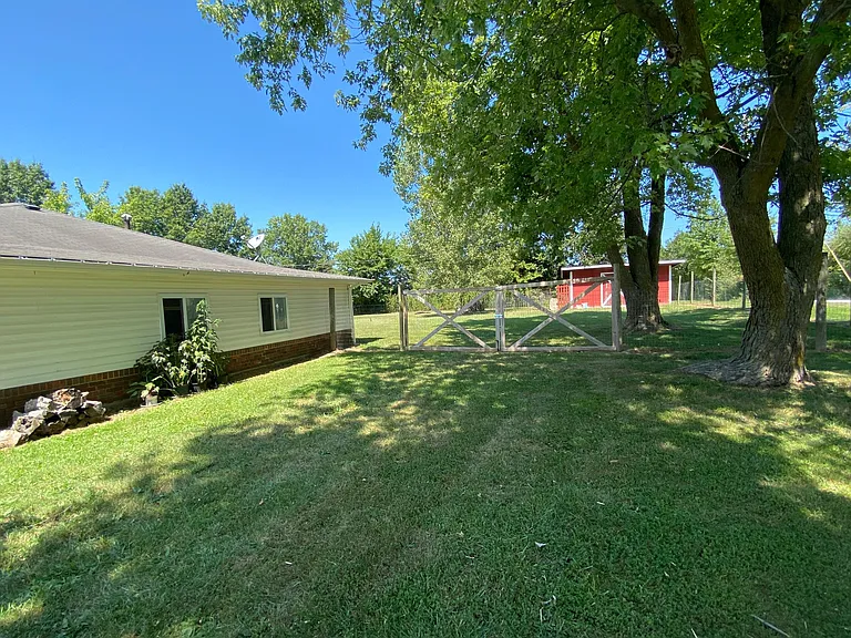 5825 N Liddell Ln — Photo 4