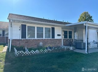 4 Montana Ct, Matawan, NJ 07747