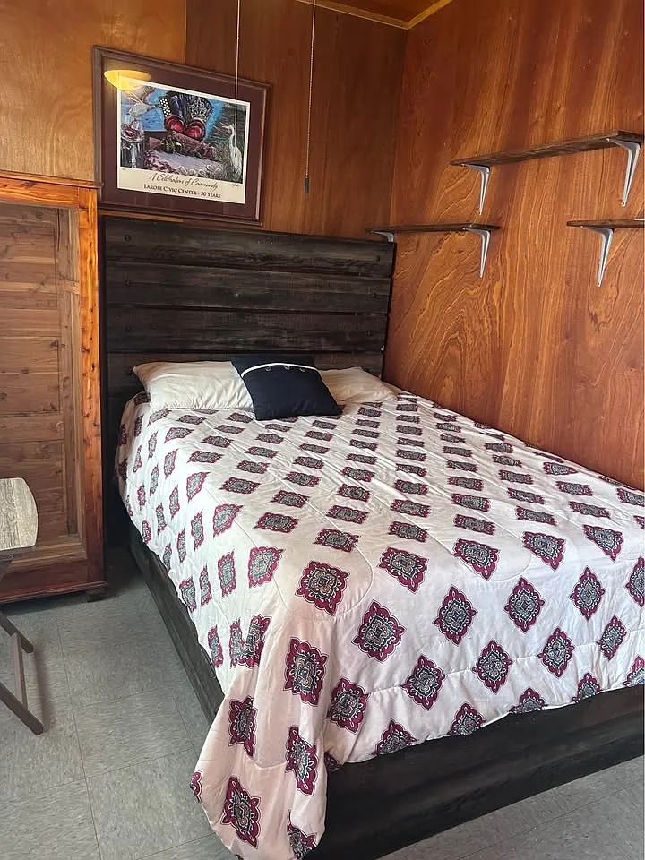 Studio, 310 sqft, $695 — Photo 2