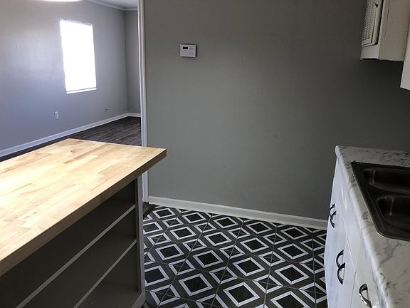 4th image of 2914 Vickie Dr APT D