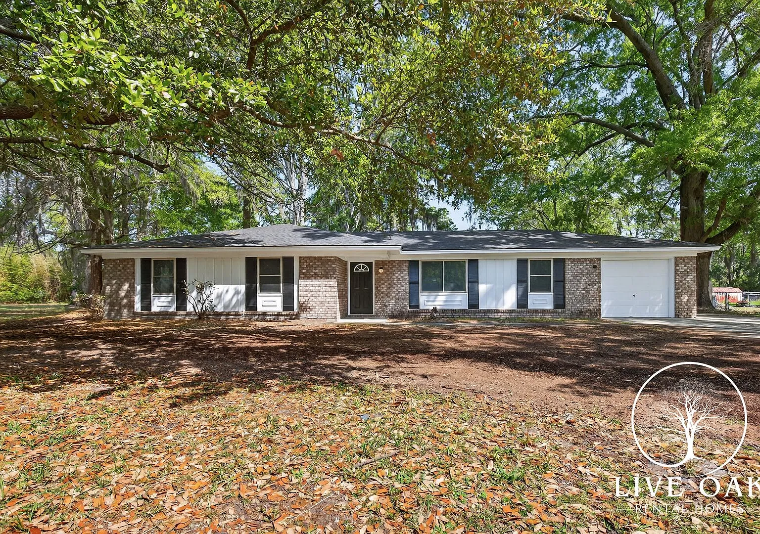 Summer Move-In Special: $500 Off 1st Month's Rent** — Photo 2
