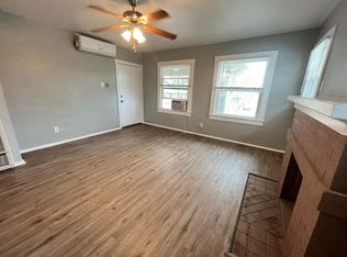 350 N Calaveras St APT D, Fresno, CA 93701