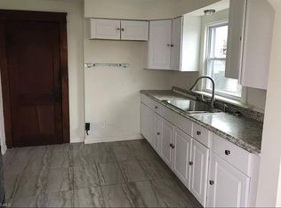1049 W 12th St, Lorain, OH