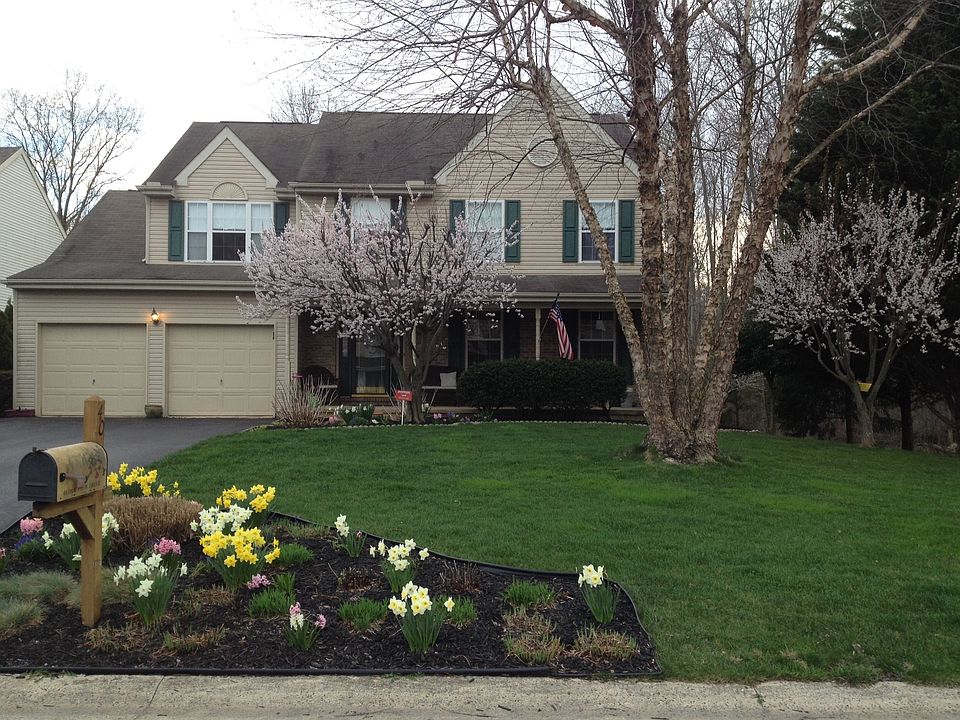1st image of 40 Oakview Dr