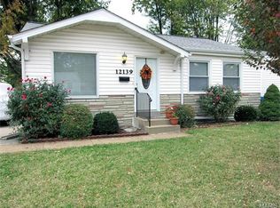 12139 Bennington Pl, Maryland Heights, MO 63043