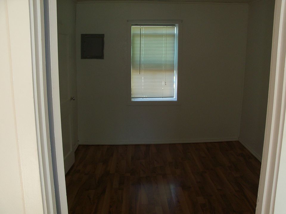 2nd image of 1708 W 4th Pl