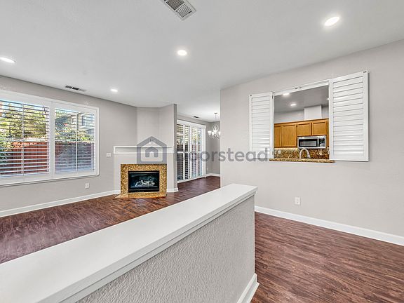 4th image of 309 Ballymore Cir