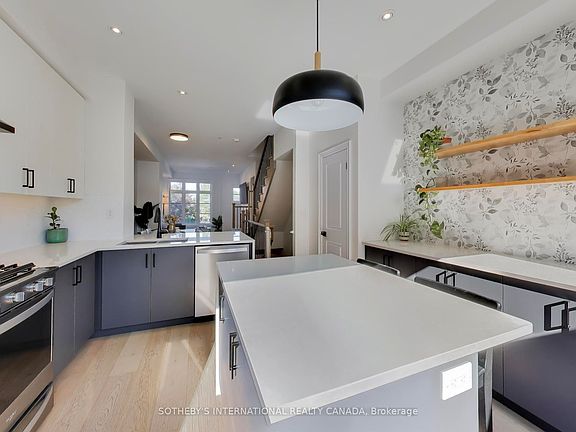 4th image of 80 Daisy Ave #30