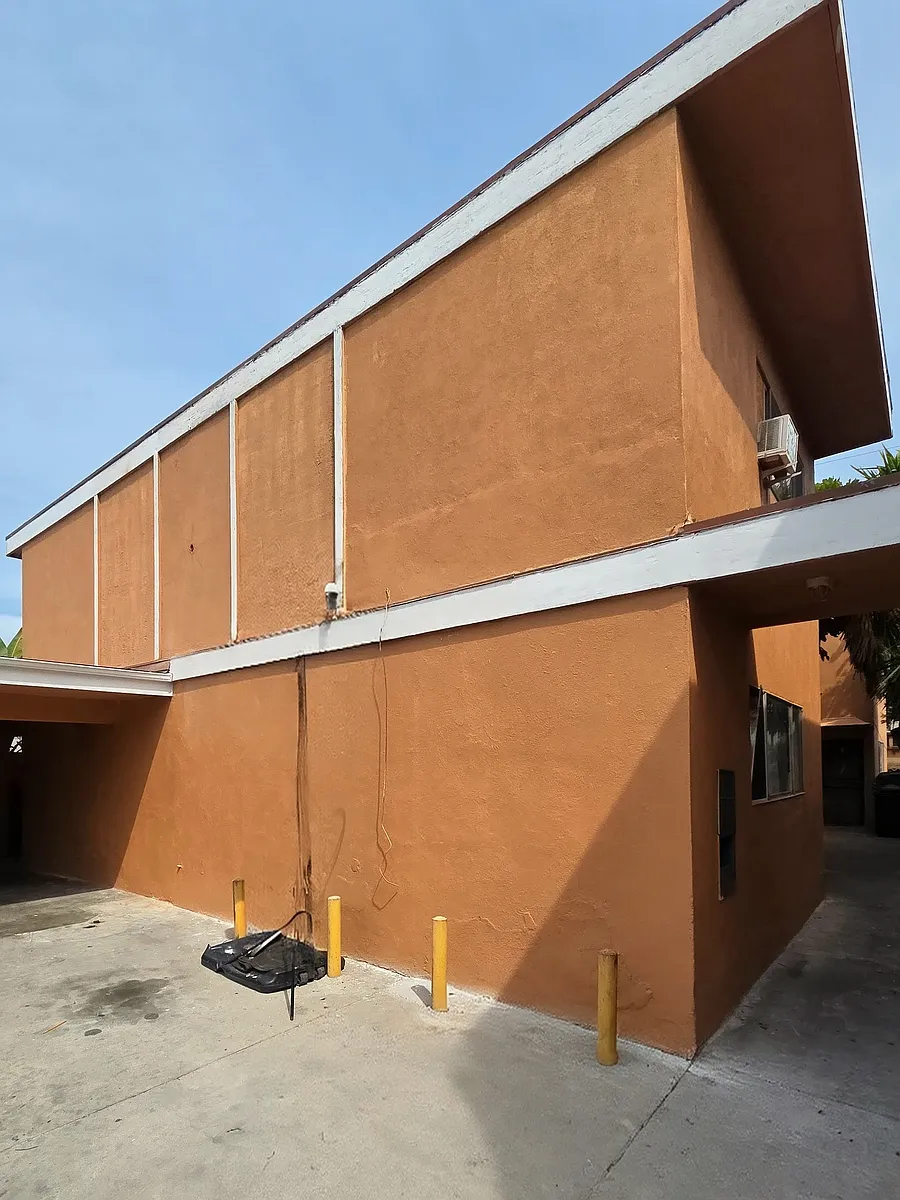 Building Photo - 4043 Beck Ave #C