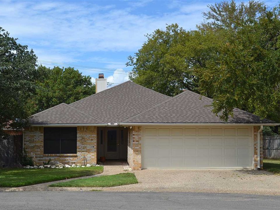 2nd image of 28 Sugar Creek Pl