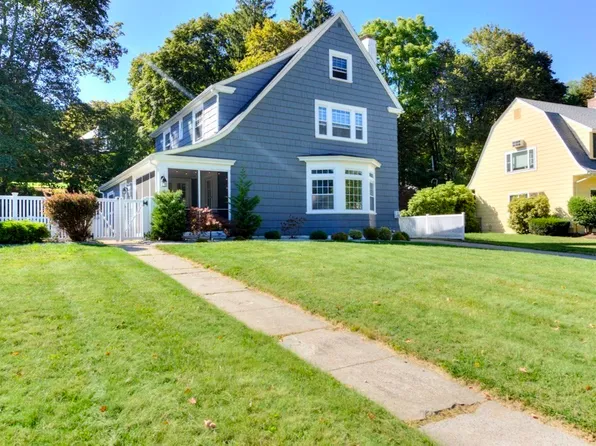 137 Richmond Ave, Worcester, MA 01602