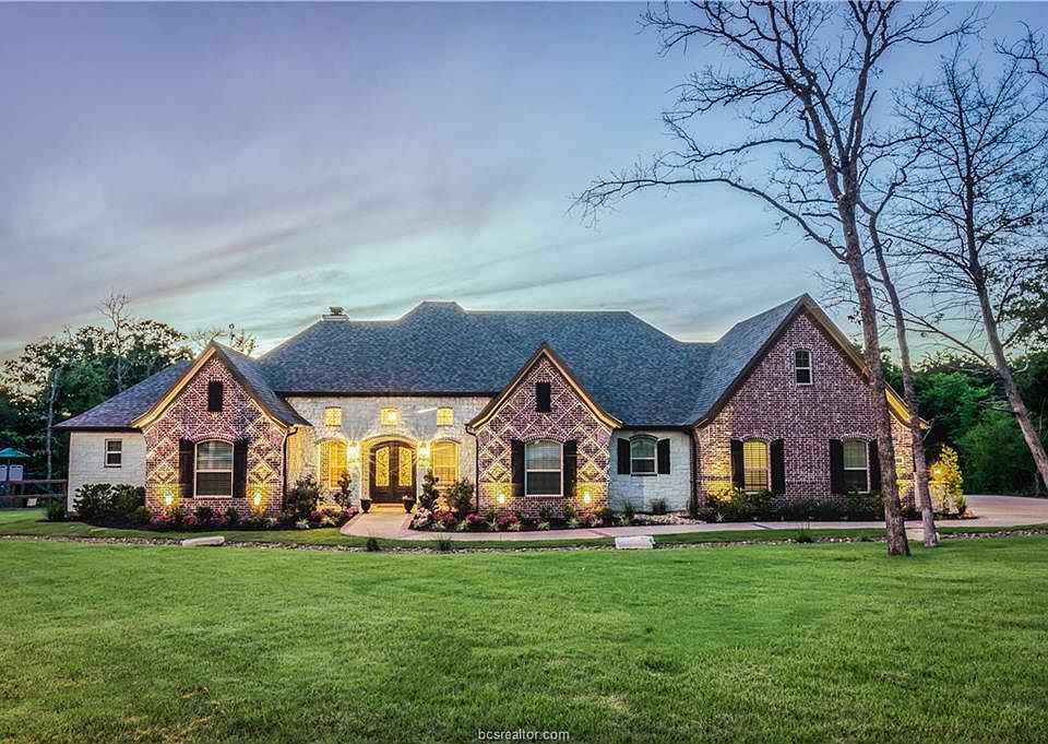 1st image of 5384 Majestic Oak Ct