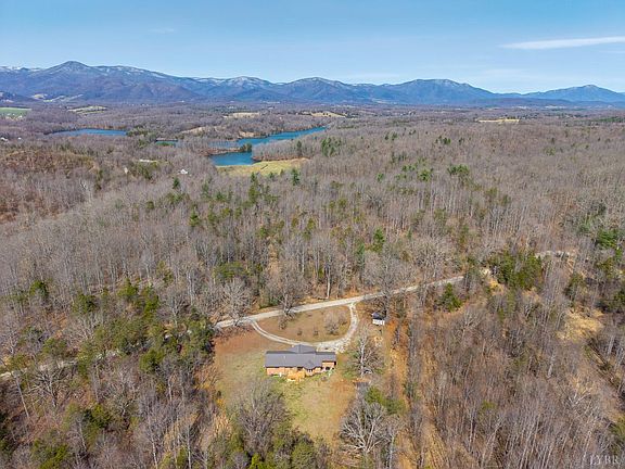 3rd image of 1621 Turkey Mountain Rd