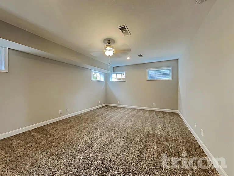 1063 Spicer Dr — Photo 14