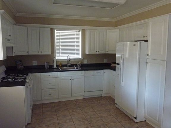 Beautiful Big Kitchen