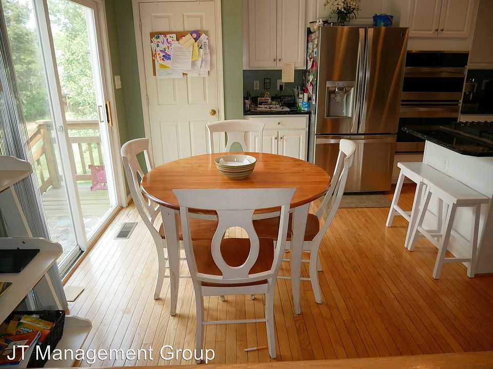 1st image of 43200 Wintergrove Dr