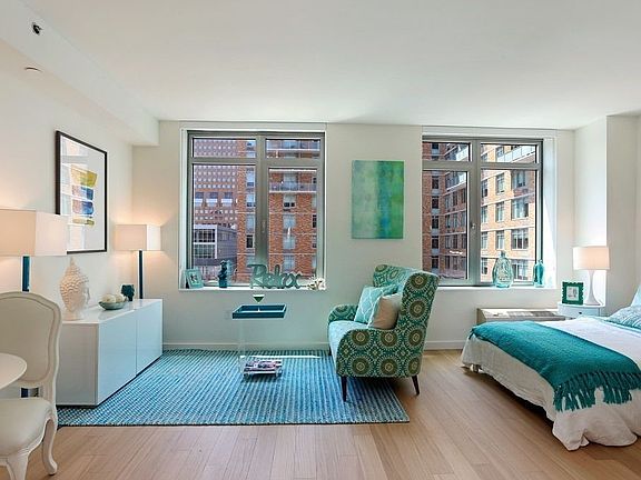 2nd image of 180 Myrtle Ave APT 2Q