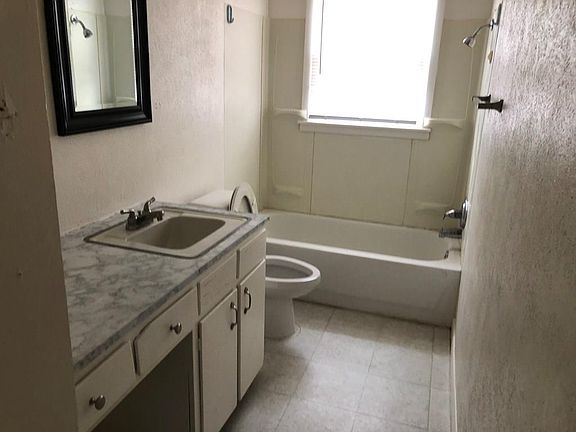 5th image of 803 NE 2nd St