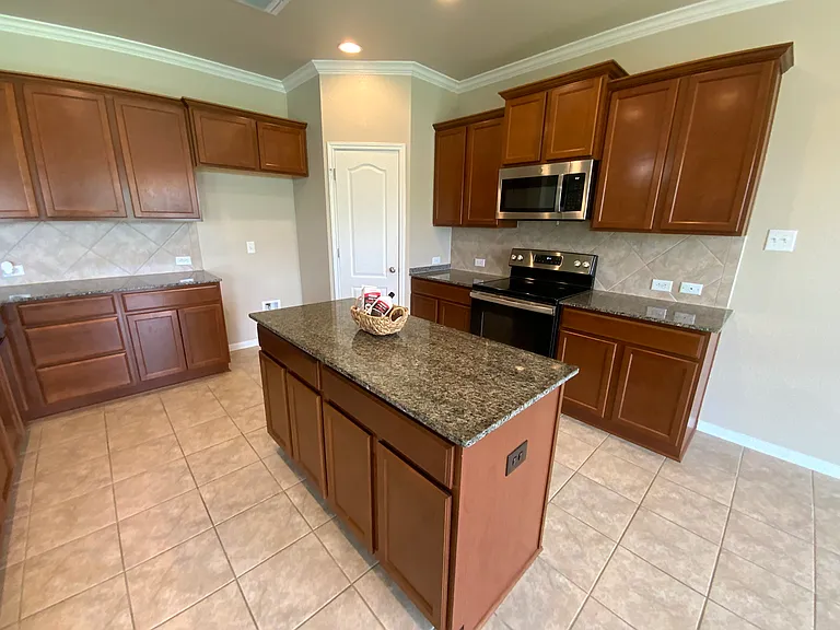 1407 Chalice Dr — Photo 4