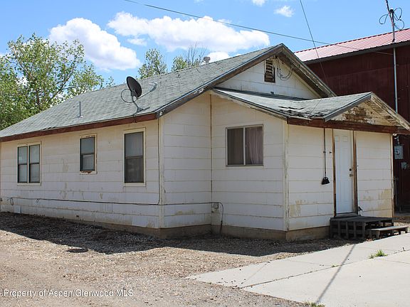 3rd image of 302 W Main St