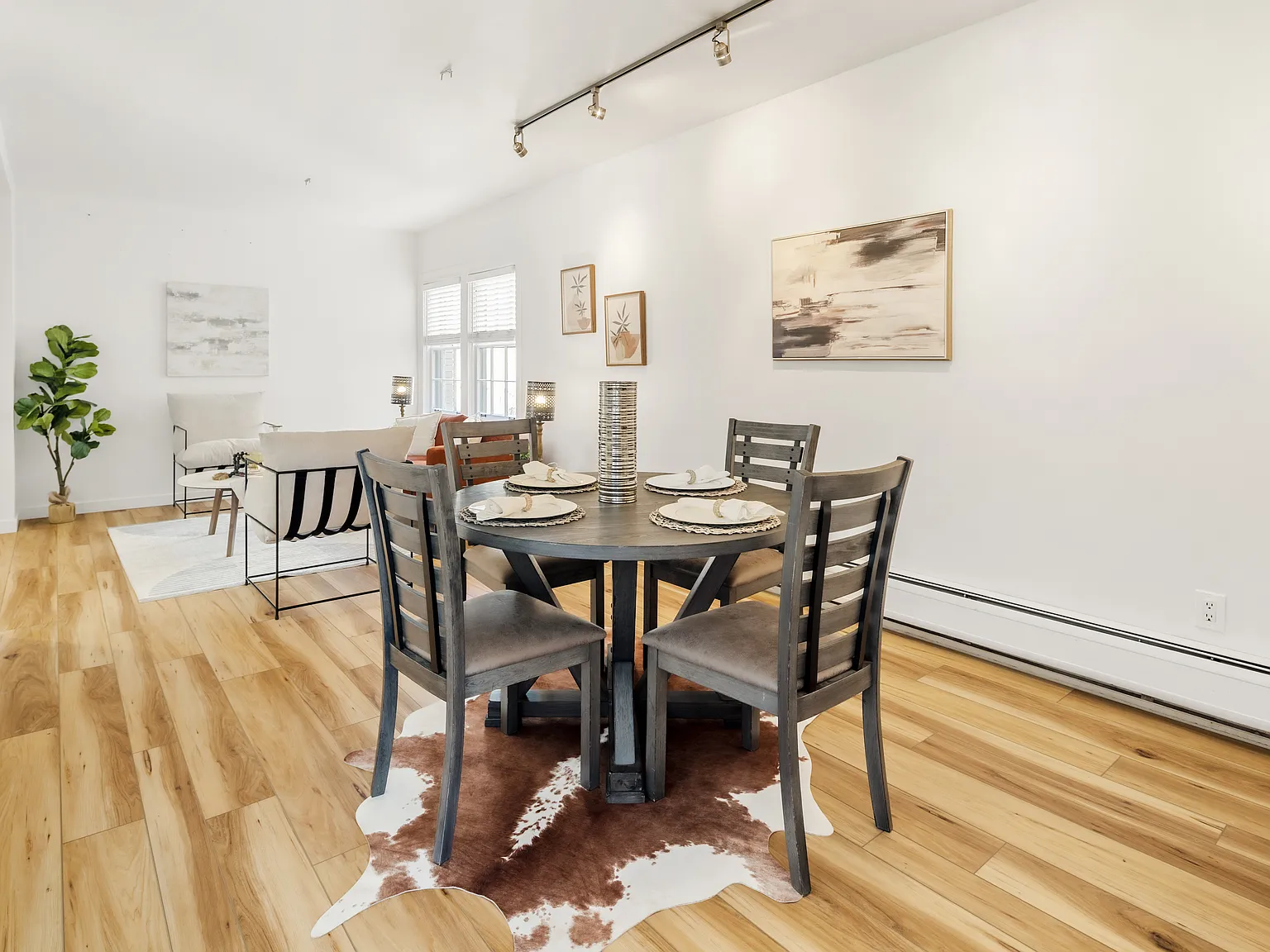 2 bed, 956 sqft, $2,100 — Photo 3