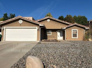 6025 Arroyo Dr, Farmington, NM 87402