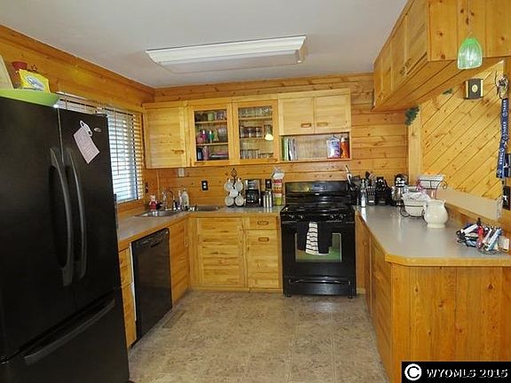 5th image of 695 East Ln