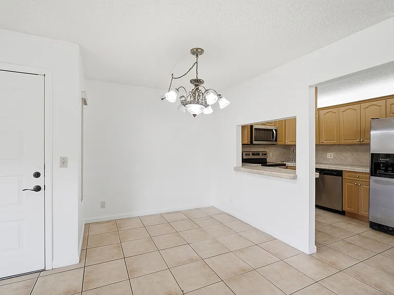 518 Shady Pine Way #B2 — Photo 8