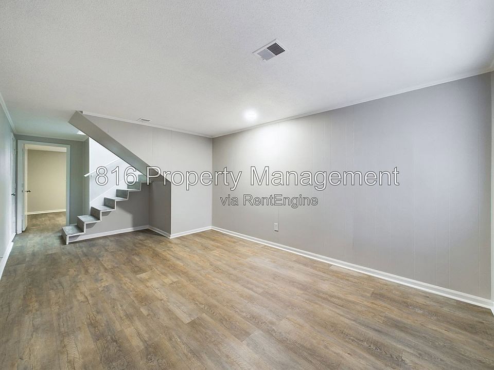 1st image of 6 S Hawthorne Pl