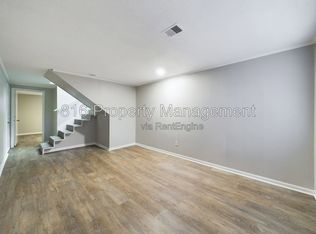 6 S Hawthorne Pl, Independence, MO 64052