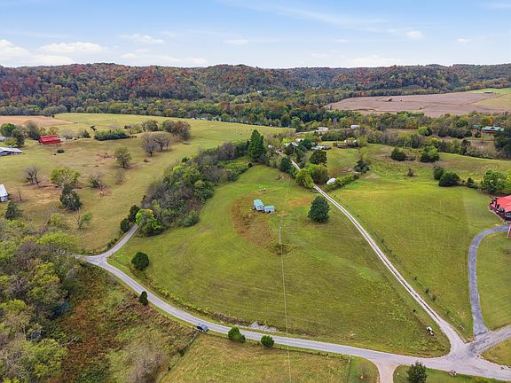 4th image of 241 Cabin Hill Rd