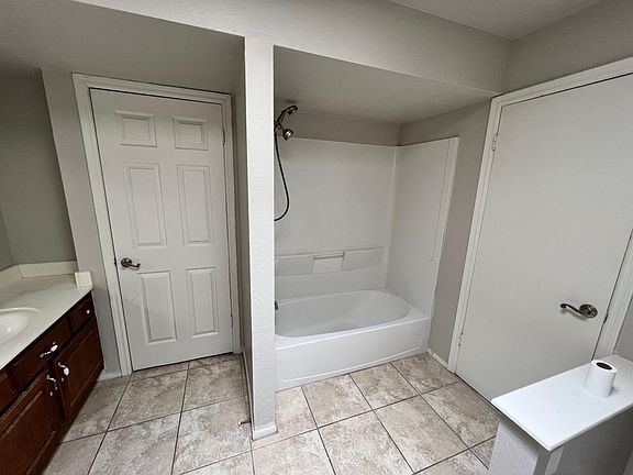 2nd image of 2121 W Union Hills Dr Unit 121