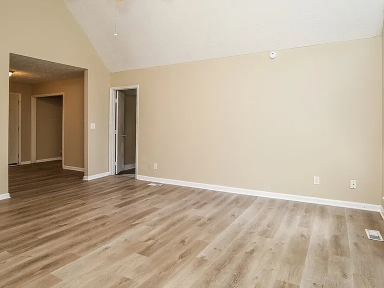 2597 Carol Cir — Photo 4