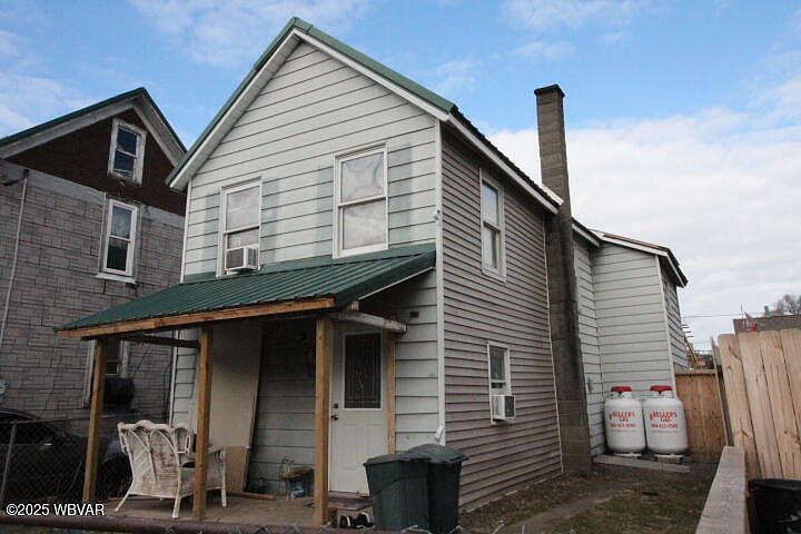 1st image of 2210 Lincoln St