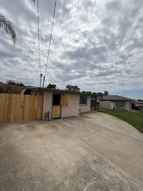 3 bed, 1044 sqft, $3,800 — Photo 3