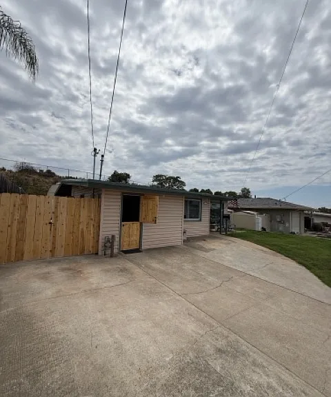 6115 Thorn St — Photo 3