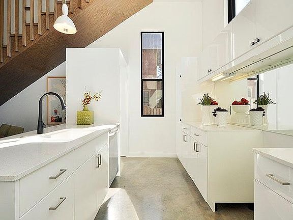 Pics = Unit A in front. Unit B is in Back.