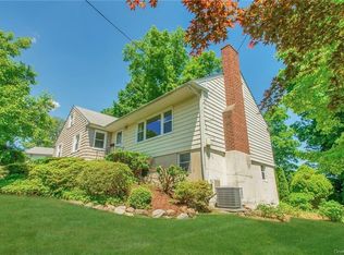 142 Princeton Dr, Hartsdale, NY 10530