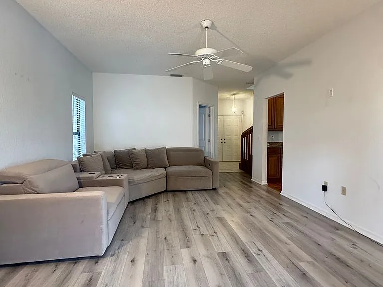 6077 Marella Dr — Photo 12