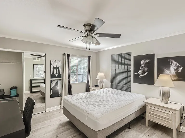 5146 S Jones Blvd #207 — Photo 8